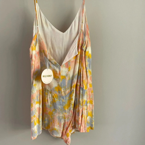 Wild Honey Boutique - Tie Dye Sleeveless Romper - Size Medium - NWT! - Picture 4 of 11